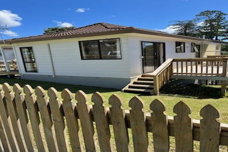 Photo of property in 1/30 Borich Road, Sunnyvale, Auckland, 0612