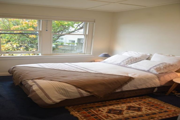 Photo of property in 55 Palliser Road, Roseneath, Wellington, 6011