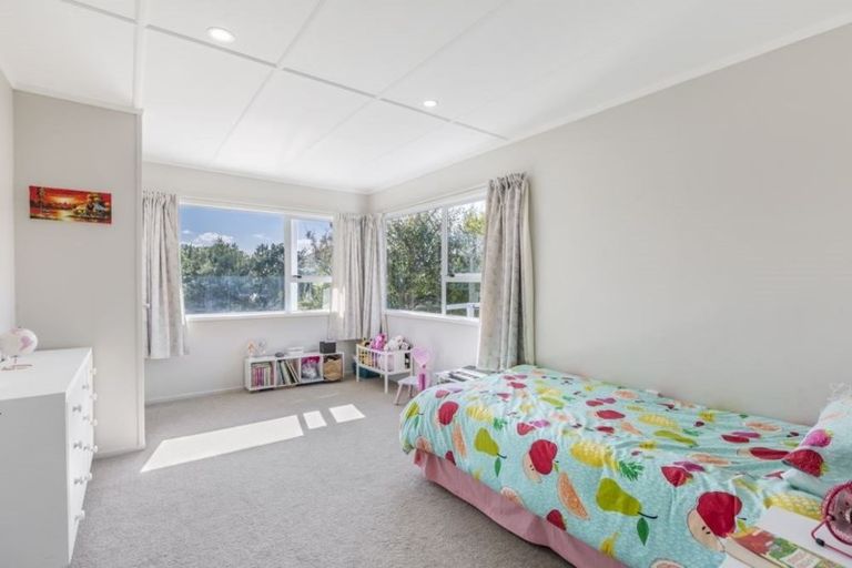 Photo of property in 1354a Whangaparaoa Road, Army Bay, Whangaparaoa, 0930