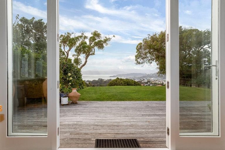 Photo of property in 9 Putnam Street, Northland, Wellington, 6012