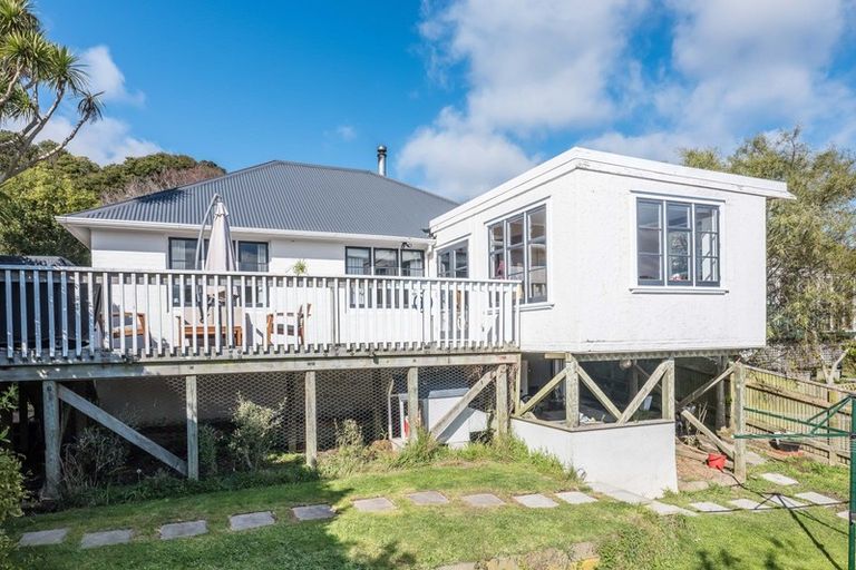 Photo of property in 17 Warwick Street, Wilton, Wellington, 6012