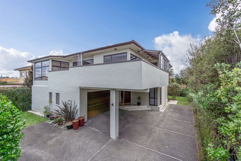 Photo of property in 2/72 Gulf View Road, Murrays Bay, Auckland, 0630