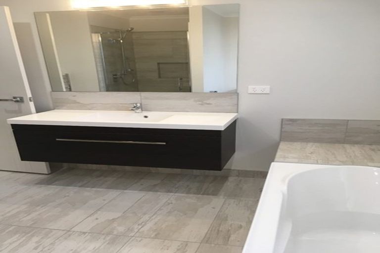 Photo of property in 21 Muirhill Place, Pokeno, 2402