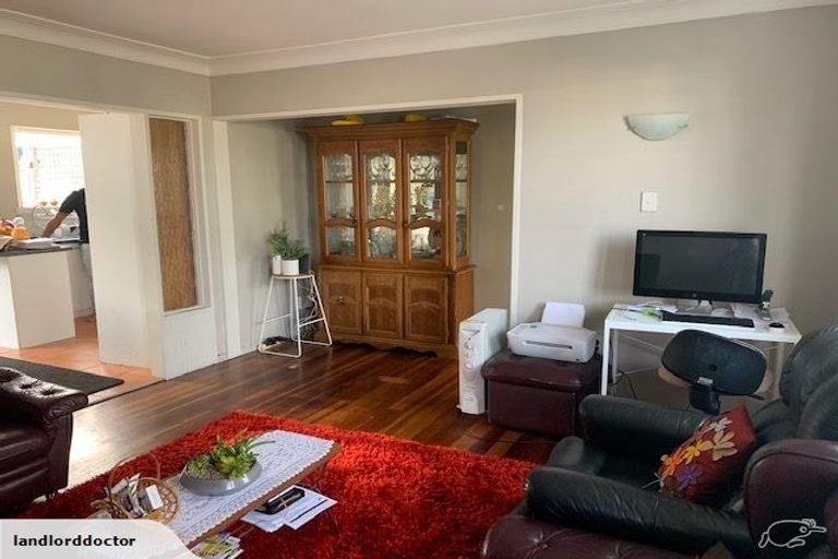 Photo of property in 18 Mcannalley Street, Manurewa East, Auckland, 2102