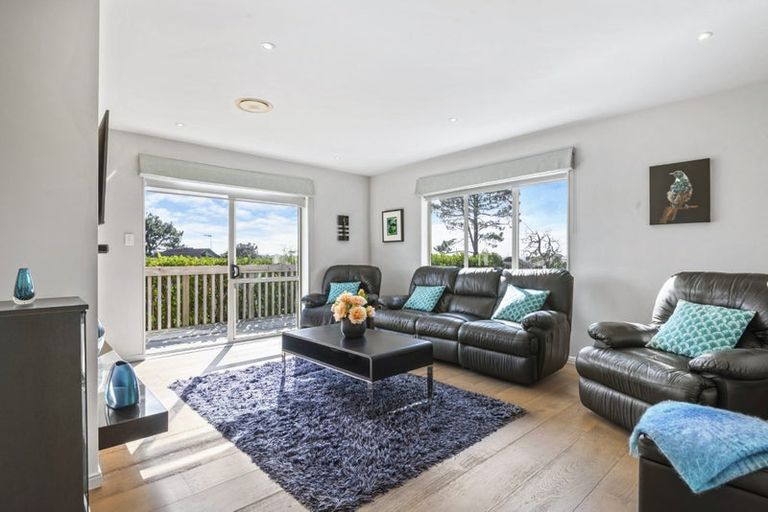 Photo of property in 7 Bushglen Court, Browns Bay, Auckland, 0630