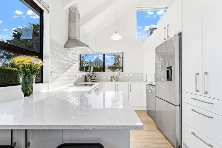 Photo of property in 17 Zealandia Road, Manly, Whangaparaoa, 0930