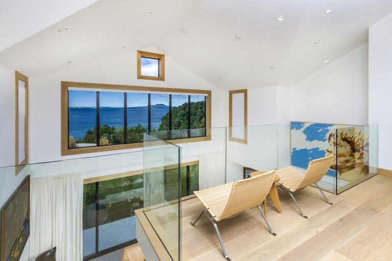 Photo of property in 19 Brighton Terrace, Mairangi Bay, Auckland, 0630