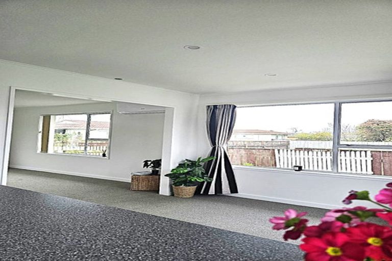 Photo of property in 8 Winiata Place, Otaki, 5512