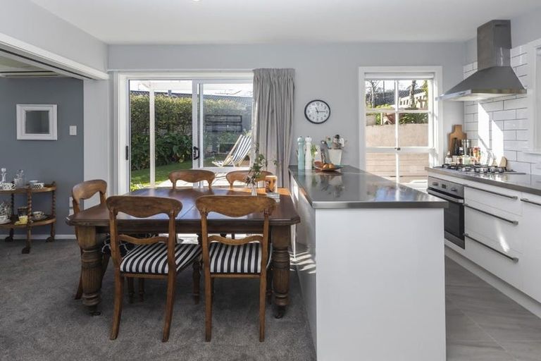 Photo of property in 2/35a Hackthorne Road, Cashmere, Christchurch, 8022