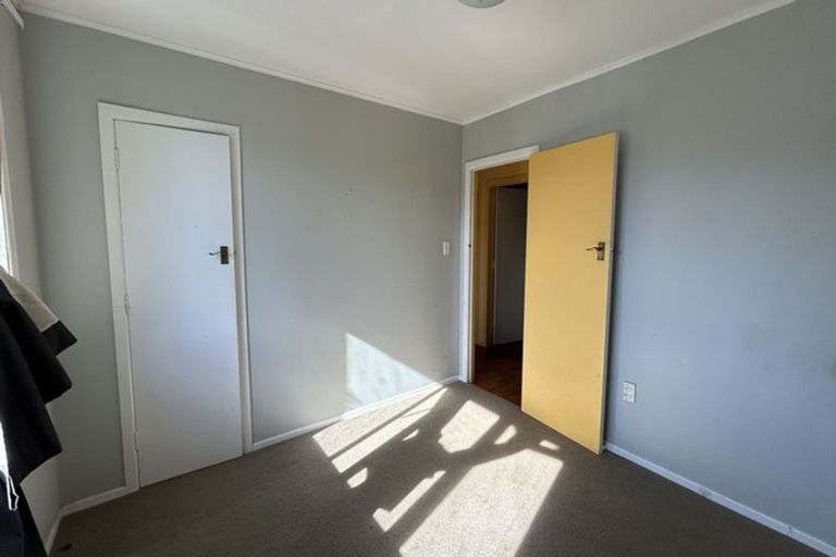 Photo of property in 42 Selwyn Crescent, Forrest Hill, Auckland, 0620