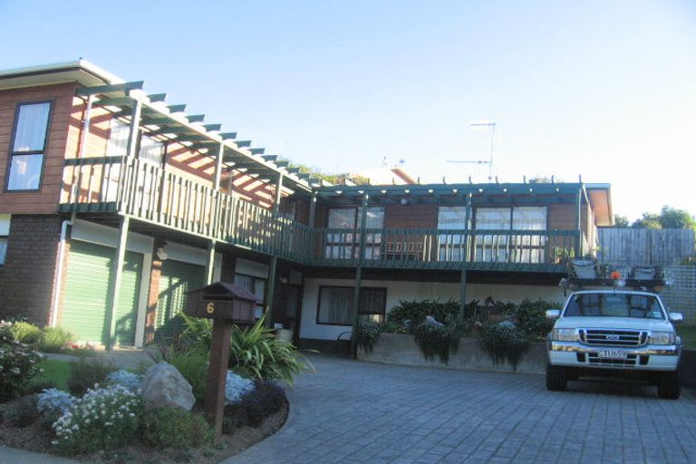 Photo of property in 6 Albatross Close, Whitby, Porirua, 5024