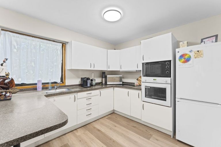 Photo of property in 20 Montressor Place, Howick, Auckland, 2014