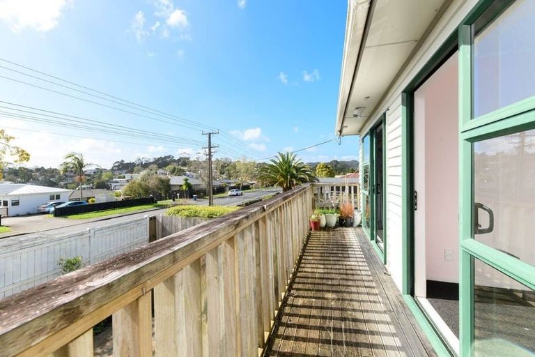 Photo of property in 220 Glengarry Road, Glen Eden, Auckland, 0602