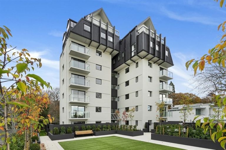 Photo of property in 2/18 Carlton Mill Road, Merivale, Christchurch, 8014