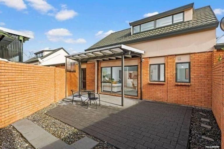 Photo of property in 5/1 Melview Place, New Lynn, Auckland, 0600