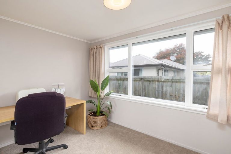 Photo of property in 4 Colina Street, Avonhead, Christchurch, 8042