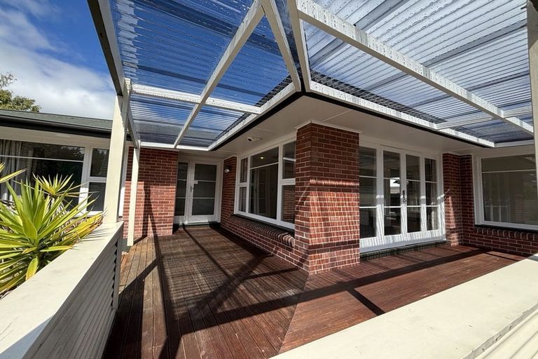 Photo of property in 207 Memorial Avenue, Burnside, Christchurch, 8053