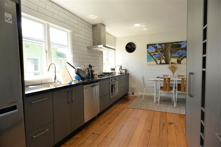 Photo of property in 206 Powderham Street, New Plymouth, 4310