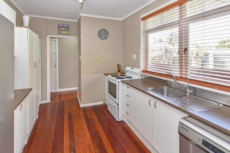 Photo of property in 2/16 View Road, Papakura, 2110