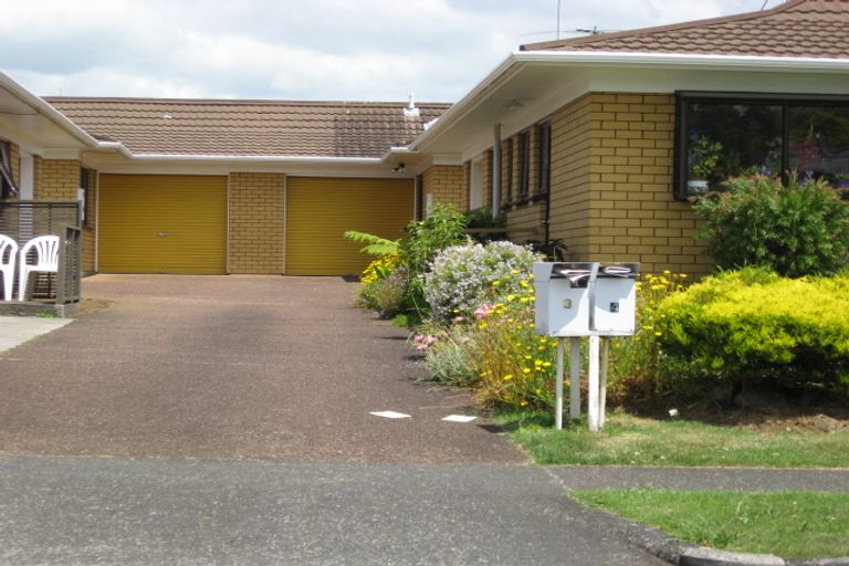 Photo of property in 2/45 Wellington Street, Pukekohe, 2120