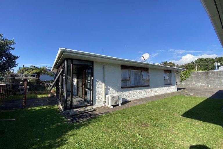 Photo of property in 5b Kingwell Street, Moturoa, New Plymouth, 4310