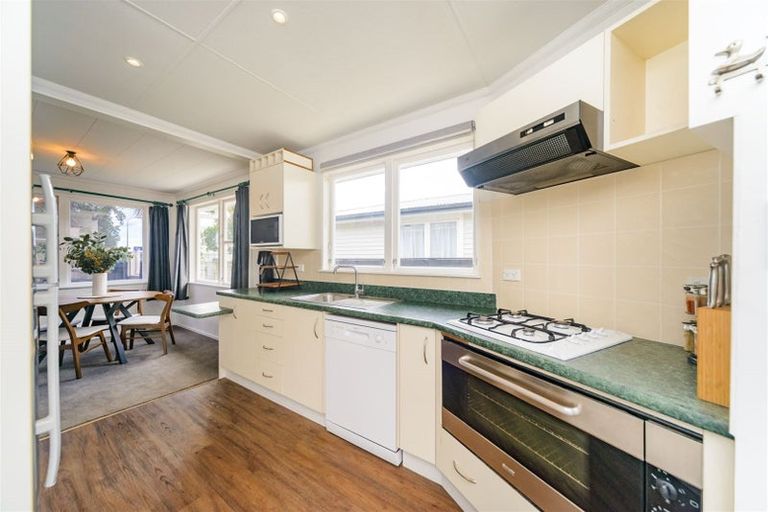 Photo of property in 22 Rhodes Drive, Kelvin Grove, Palmerston North, 4414