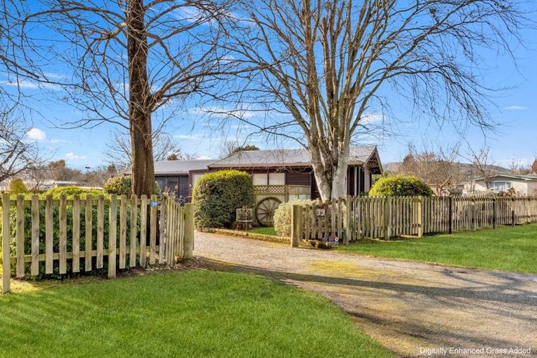 Photo of property in 39 Newburn Street, Waikaia, 9778