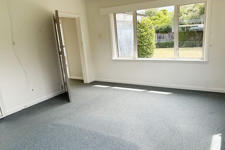 Photo of property in 102 Wairakei Road, Bryndwr, Christchurch, 8052