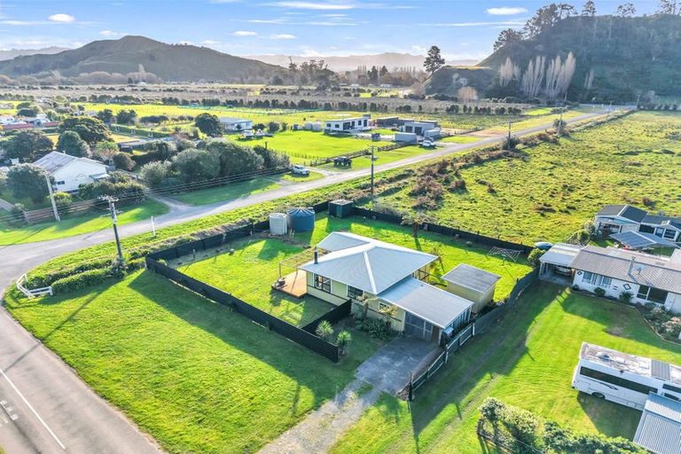 Photo of property in 5 Banks Street, Tolaga Bay, 4077