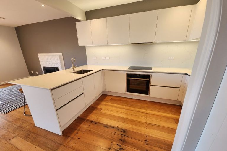 Photo of property in 43 Rona Street, Eastbourne, Lower Hutt, 5013