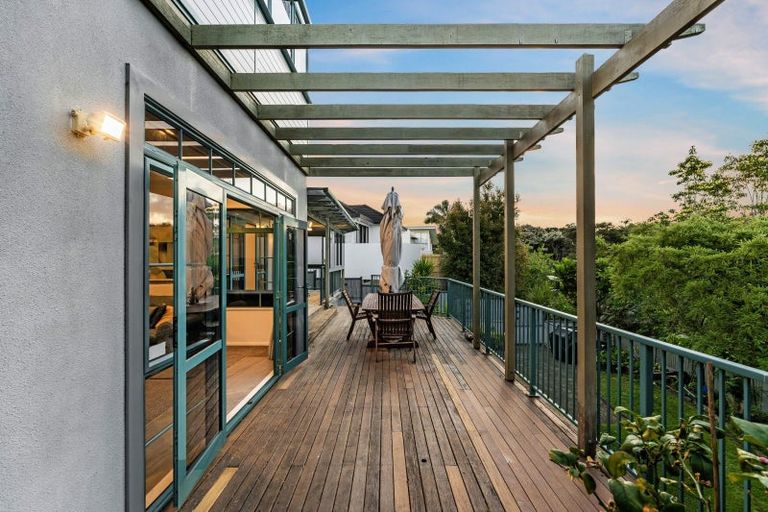 Photo of property in 3 Hobie Court, West Harbour, Auckland, 0618