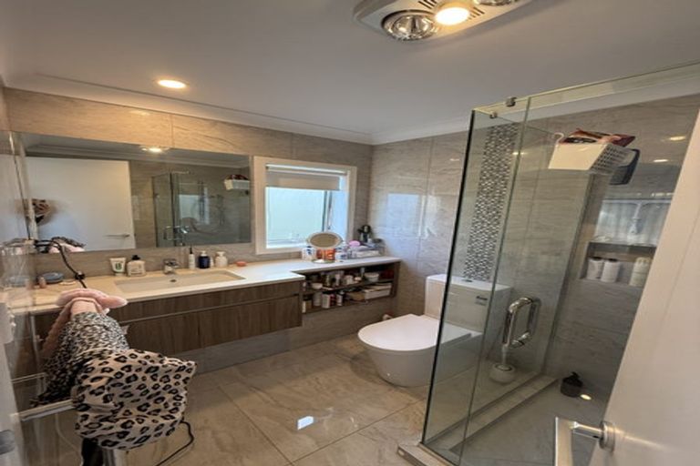 Photo of property in 34 Richards Avenue, Forrest Hill, Auckland, 0620