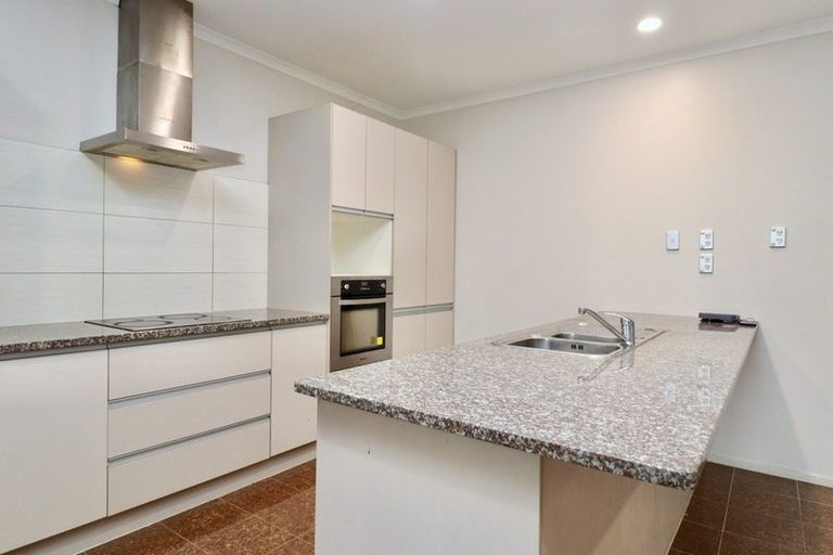 Photo of property in 15a/132 Stancombe Road, Flat Bush, Auckland, 2016