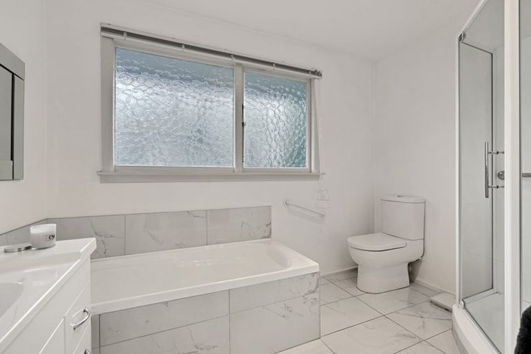 Photo of property in 2/2a Medbury Terrace, Fendalton, Christchurch, 8041