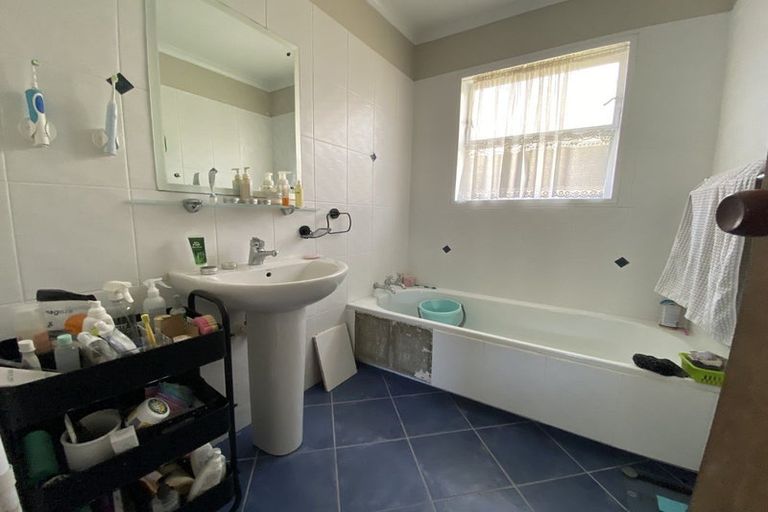 Photo of property in 4 Julia Place, Tawa, Wellington, 5028