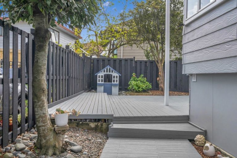 Photo of property in 2/134 Bradbury Road, Botany Downs, Auckland, 2010