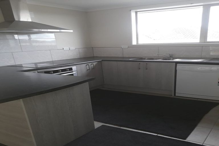 Photo of property in 29 Kathleen Reece Place, Waiuku, 2123