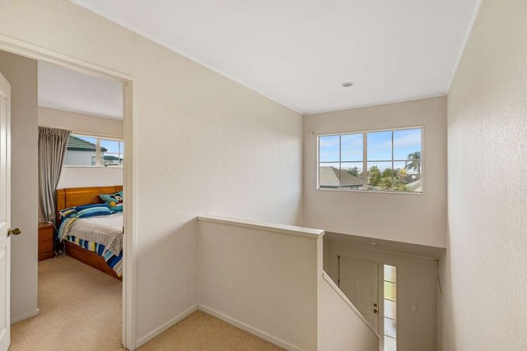 Photo of property in 5 Pat O'connor Place, Manurewa, Auckland, 2105