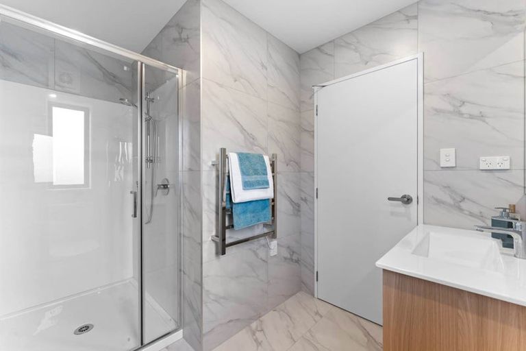 Photo of property in 3/10 Orchid Place, Te Atatu South, Auckland, 0610