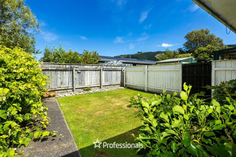 Photo of property in 1/4 Parera Grove, Heretaunga, Upper Hutt, 5018