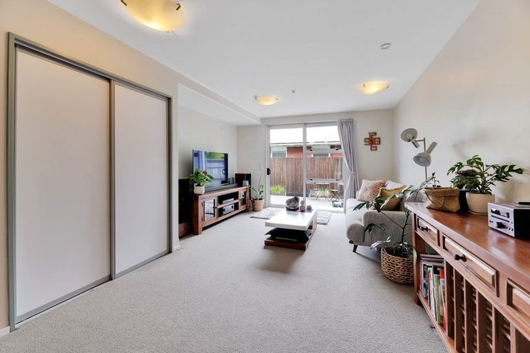 Photo of property in 2/14 Brougham Street, Addington, Christchurch, 8024