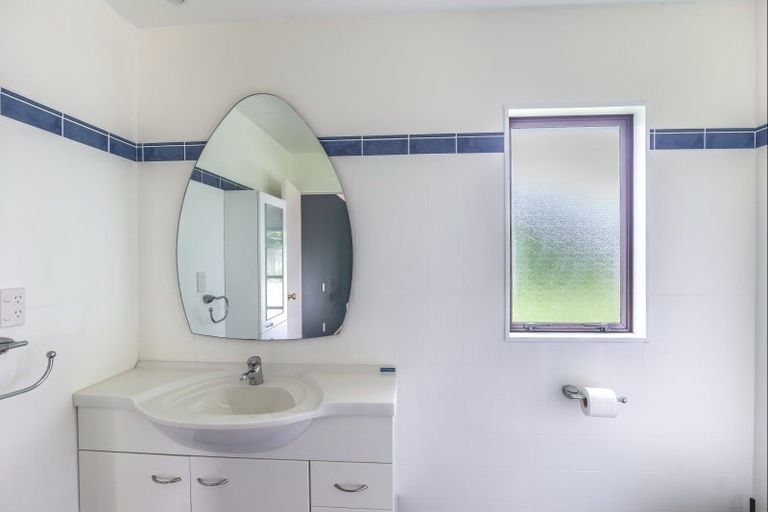 Photo of property in 242 Kuku East Road, Kuku, Levin, 5570