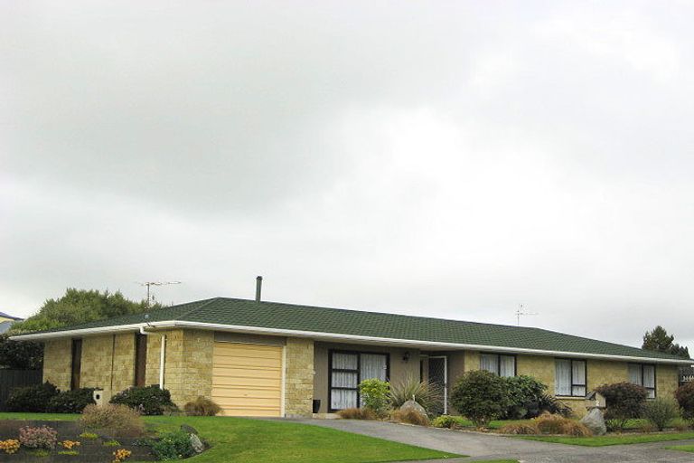 Photo of property in 2 Bronte Place, Whalers Gate, New Plymouth, 4310