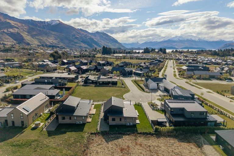 Photo of property in 5 Wallace Place, Wanaka, 9305