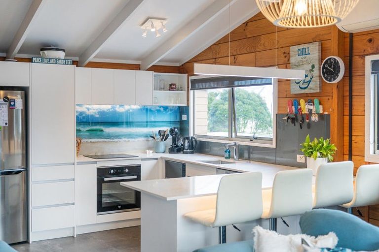 Photo of property in 6 Winderton Way, Pauanui, Hikuai, 3579