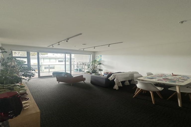 Photo of property in Revolucion Apartments, 402n/28 Torrens Terrace, Mount Cook, Wellington, 6011