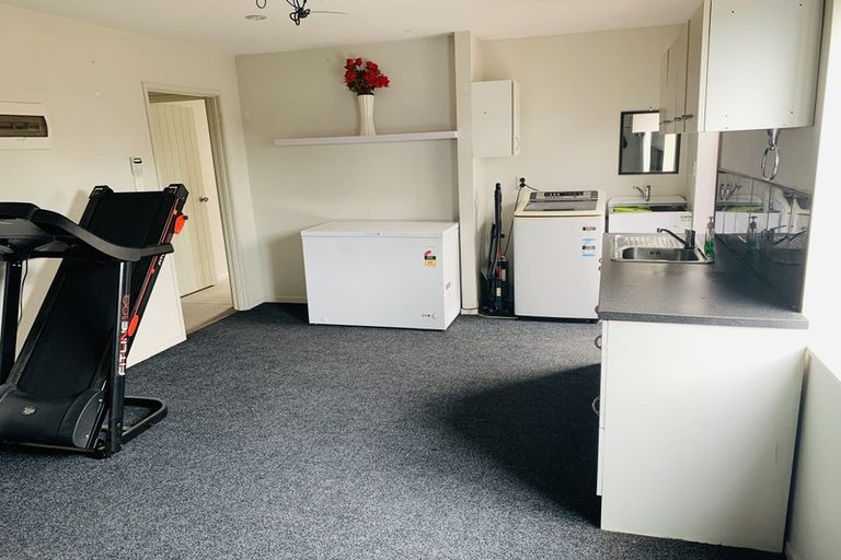 Photo of property in 12 Ranfurly Road, Papatoetoe, Auckland, 2104