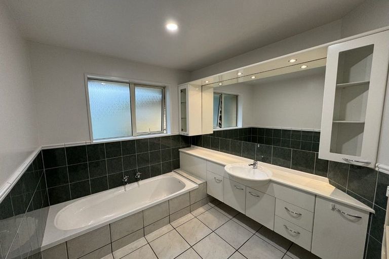 Photo of property in 1 Kestrel Place, Woolston, Christchurch, 8023
