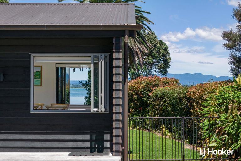 Photo of property in 13 Waione Avenue, Athenree, Waihi Beach, 3177