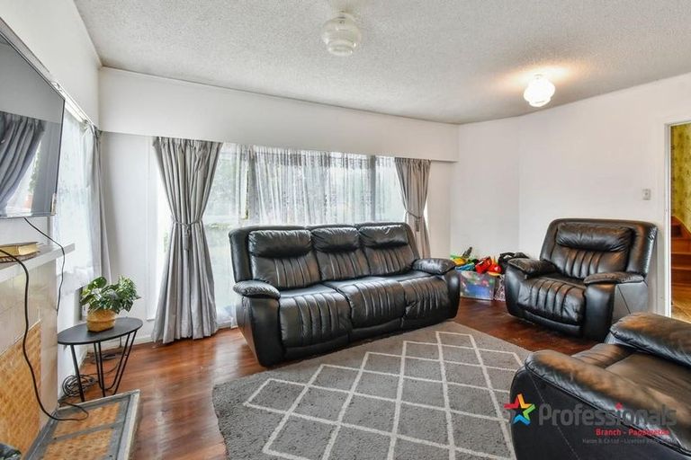 Photo of property in 1 Lansdown Avenue, Papatoetoe, Auckland, 2025